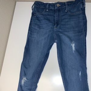 Hollister jeans; barely worn
